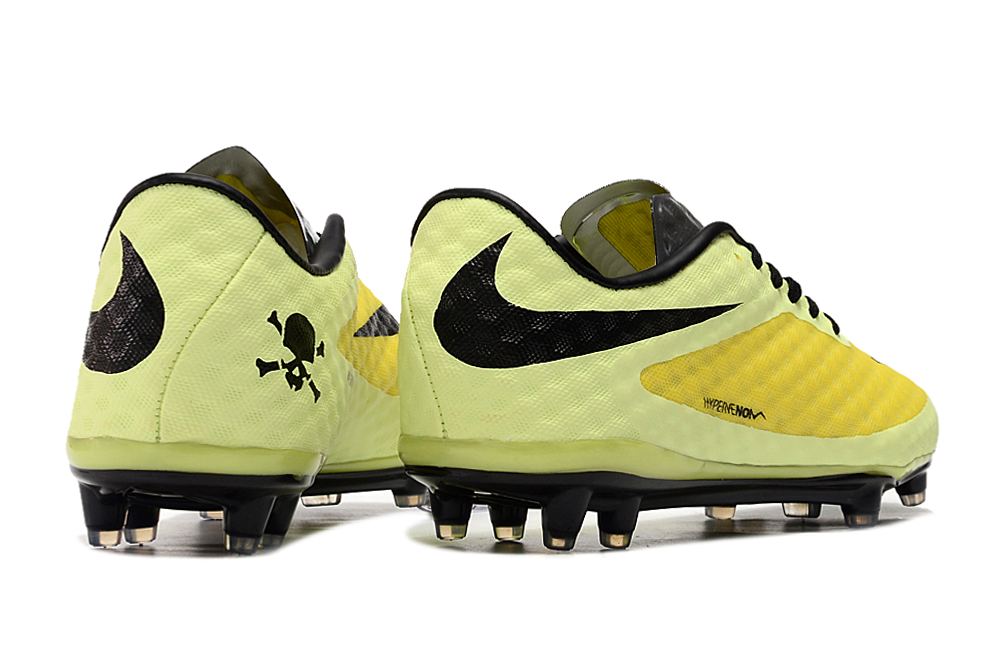 Chuteira Nike Phantom Hypervenom FG