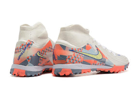Chuteira Nike Phantom GX 2 Luna Elite TF