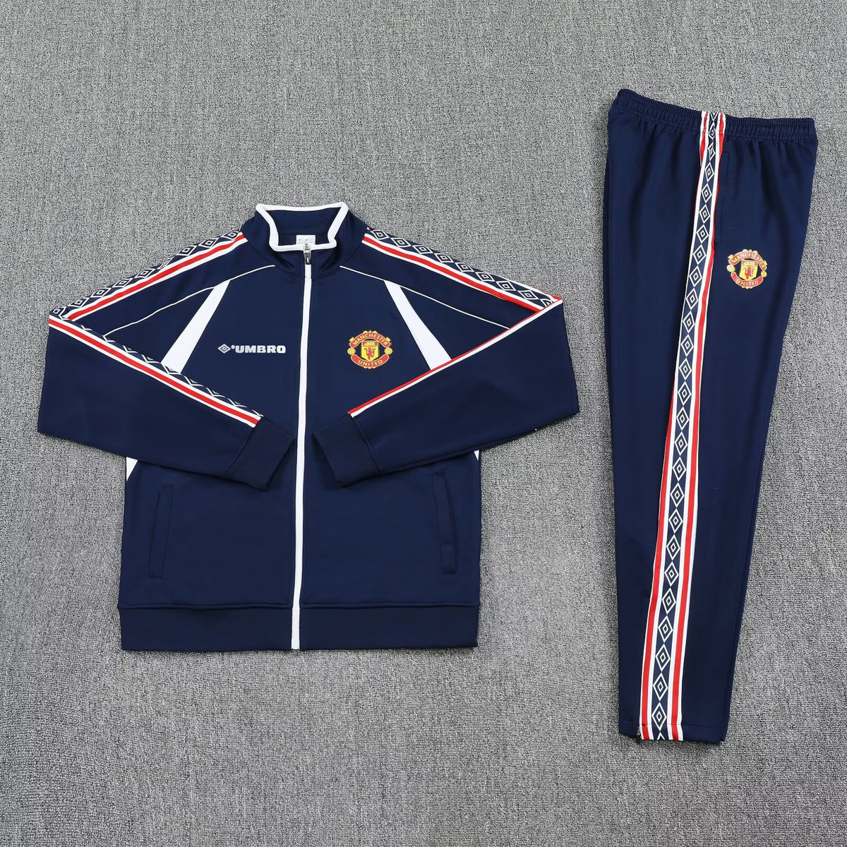 Conjunto Treino Manchester United 25/26 Umbro - Azul